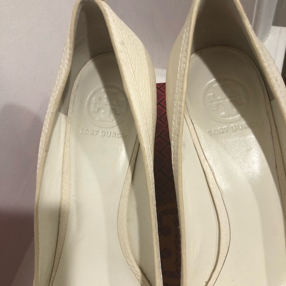 Tory Burch 10.5 Leticia 65mm Open Toe Wedge Ivory Tumbled Leather 12148409 - Picture 5 of 8